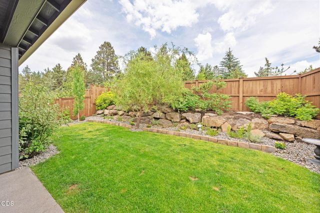 61048 SE Stari Most Loop, Bend, OR 97702