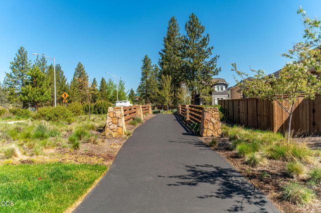 61048 SE Stari Most Loop, Bend, OR 97702