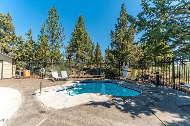 61048 SE Stari Most Loop, Bend, OR 97702