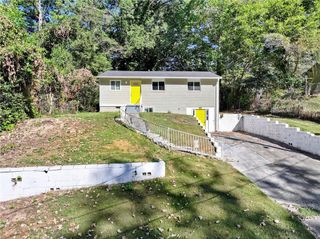 477 Fairlane NW Circle, Atlanta, GA 30331