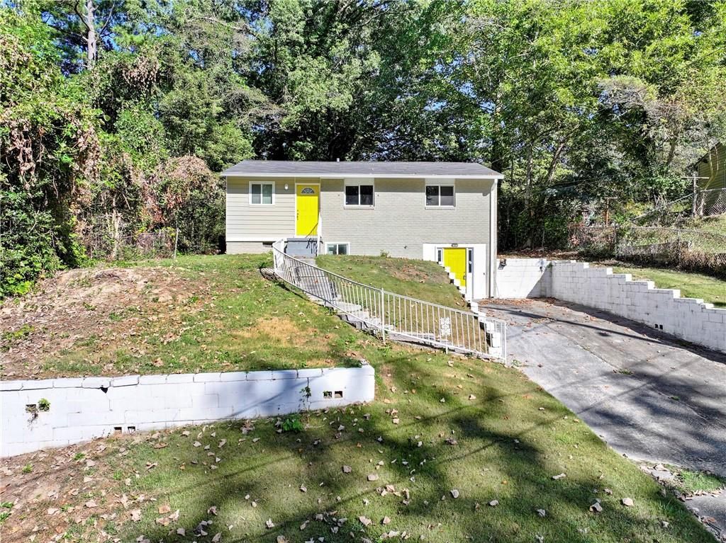 477 Fairlane NW Circle, Atlanta, GA 30331