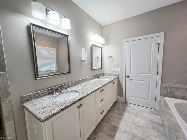 5029 Bennington Way, High Point, NC 27262