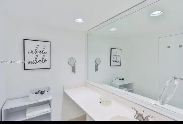 4001 S Ocean Drive 7L, Hollywood, FL 33019