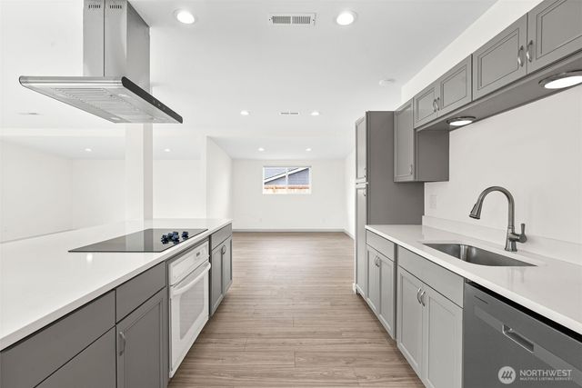 7203 126th Street E, Puyallup, WA 98373