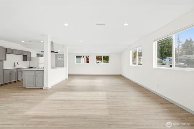 7203 126th Street E, Puyallup, WA 98373