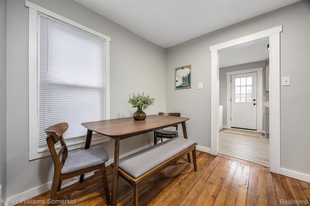 346 E Bernhard Avenue, Hazel Park, MI 48030