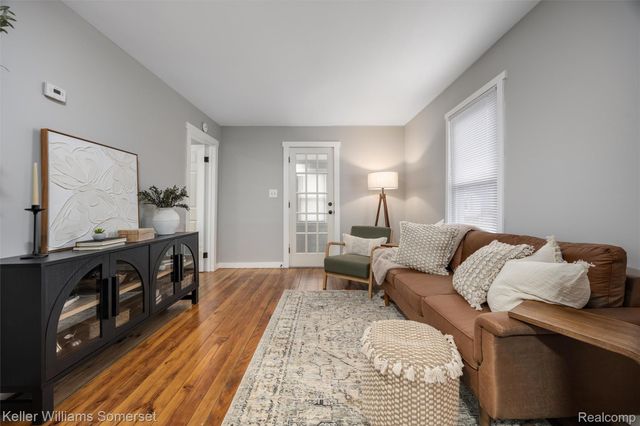 346 E Bernhard Avenue, Hazel Park, MI 48030