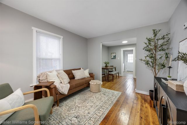 346 E Bernhard Avenue, Hazel Park, MI 48030