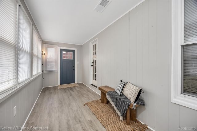 346 E Bernhard Avenue, Hazel Park, MI 48030