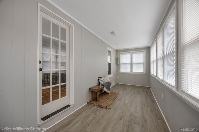 346 E Bernhard Avenue, Hazel Park, MI 48030