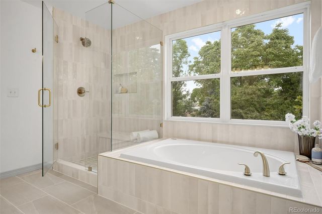 869 Shadowstone Drive, Highlands Ranch, CO 80129