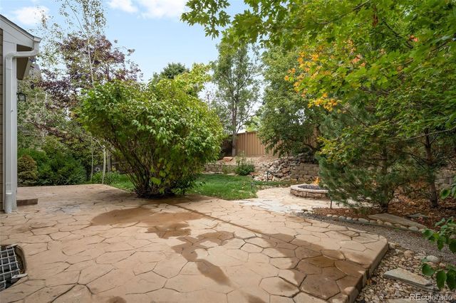 869 Shadowstone Drive, Highlands Ranch, CO 80129
