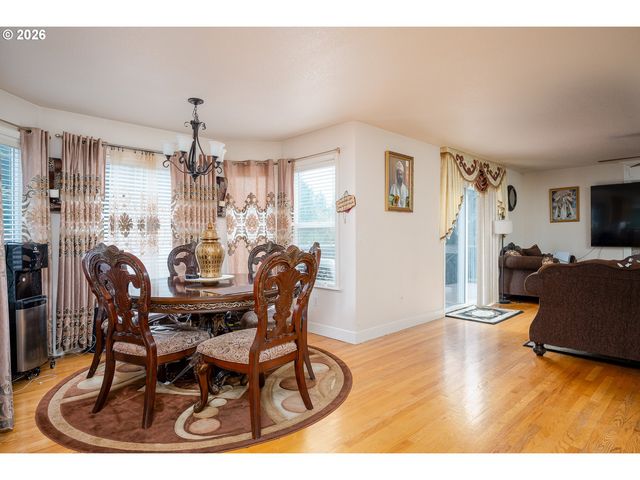 5435 Se OLD WOODS Loop, Gresham, OR 97080
