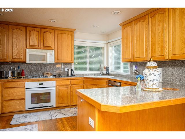 5435 Se OLD WOODS Loop, Gresham, OR 97080