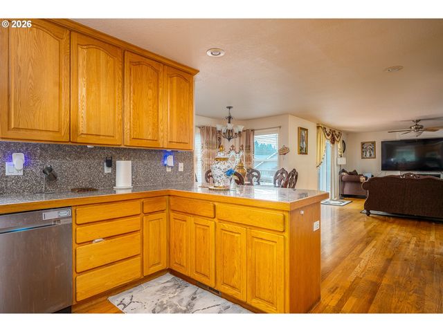 5435 Se OLD WOODS Loop, Gresham, OR 97080