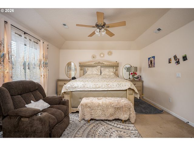 5435 Se OLD WOODS Loop, Gresham, OR 97080