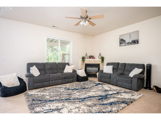 5435 Se OLD WOODS Loop, Gresham, OR 97080