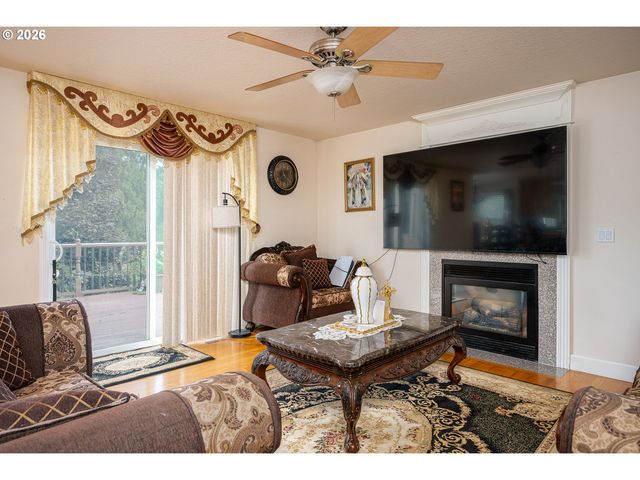 5435 Se OLD WOODS Loop, Gresham, OR 97080
