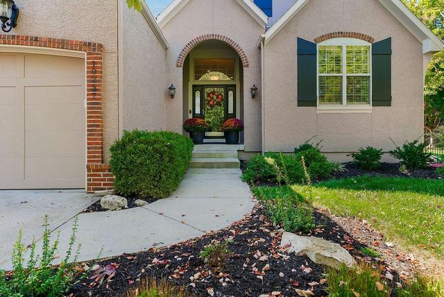 10237 Marion Street, Lenexa, KS 66220