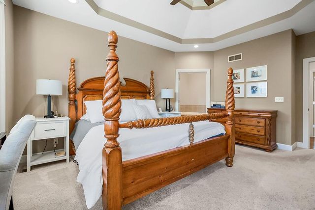 10237 Marion Street, Lenexa, KS 66220