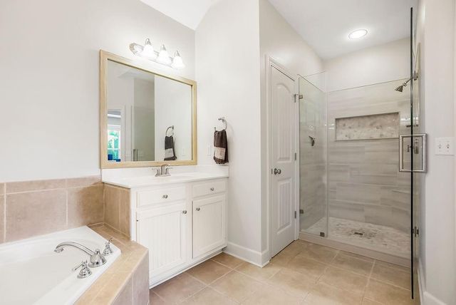 10237 Marion Street, Lenexa, KS 66220