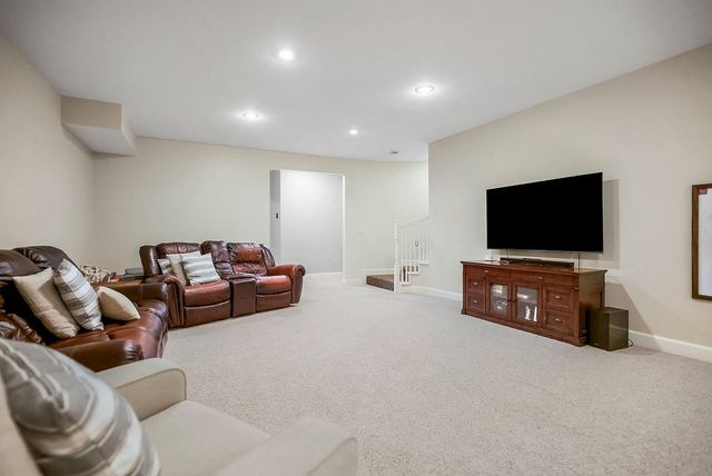 10237 Marion Street, Lenexa, KS 66220