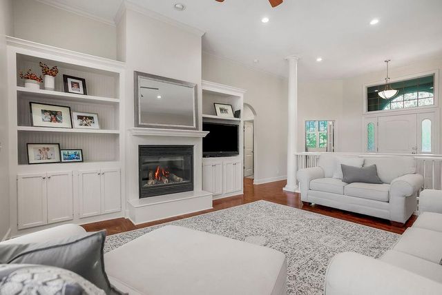 10237 Marion Street, Lenexa, KS 66220
