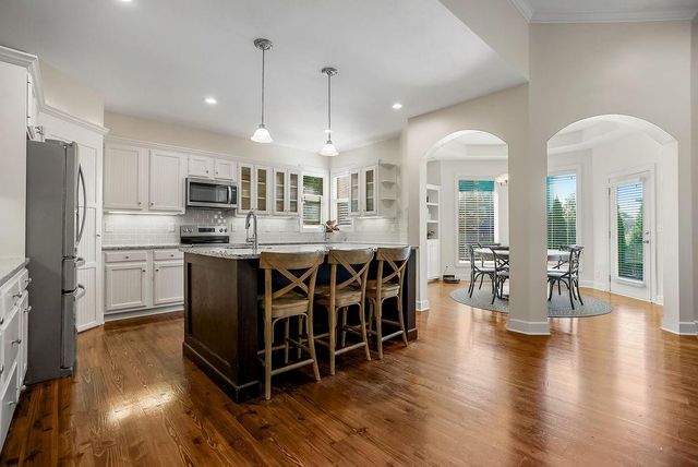10237 Marion Street, Lenexa, KS 66220