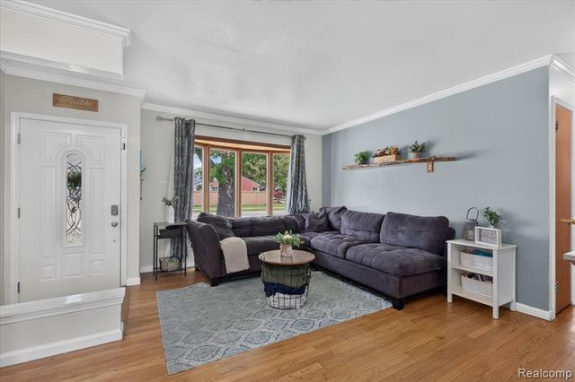 23002 Carolina Street, Saint Clair Shores, MI 48080