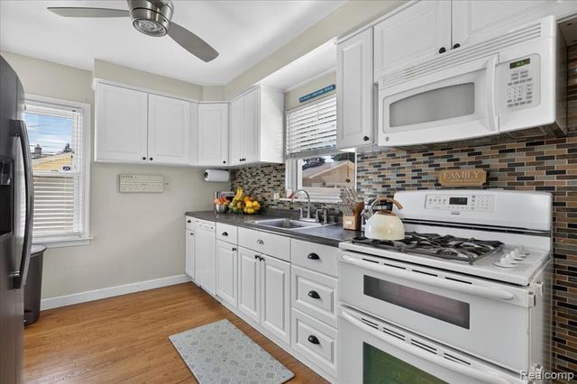 23002 Carolina Street, Saint Clair Shores, MI 48080