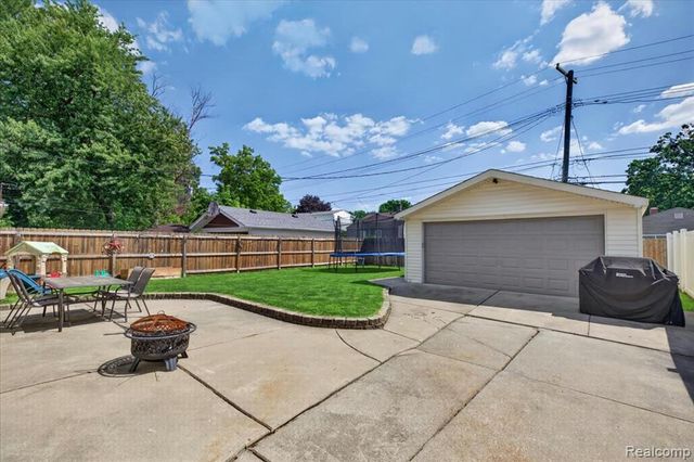 23002 Carolina Street, Saint Clair Shores, MI 48080