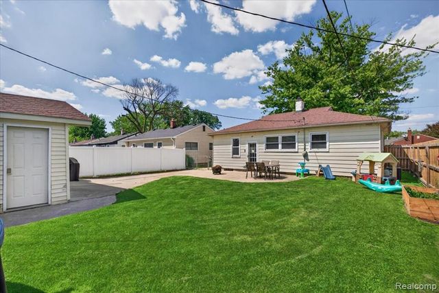 23002 Carolina Street, Saint Clair Shores, MI 48080