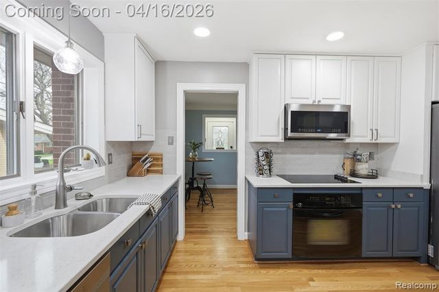 314 Debra Lane, Northville, MI 48167