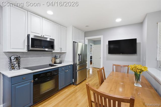 314 Debra Lane, Northville, MI 48167