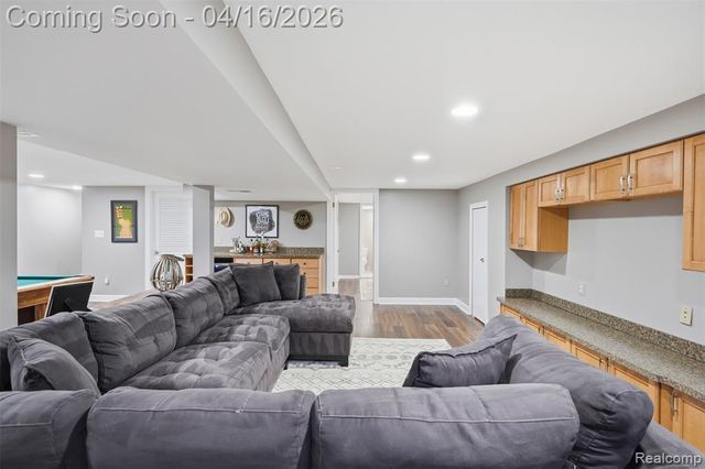 314 Debra Lane, Northville, MI 48167