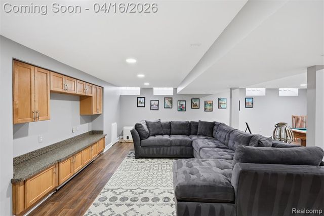 314 Debra Lane, Northville, MI 48167