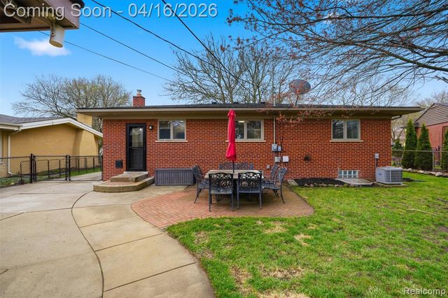 314 Debra Lane, Northville, MI 48167