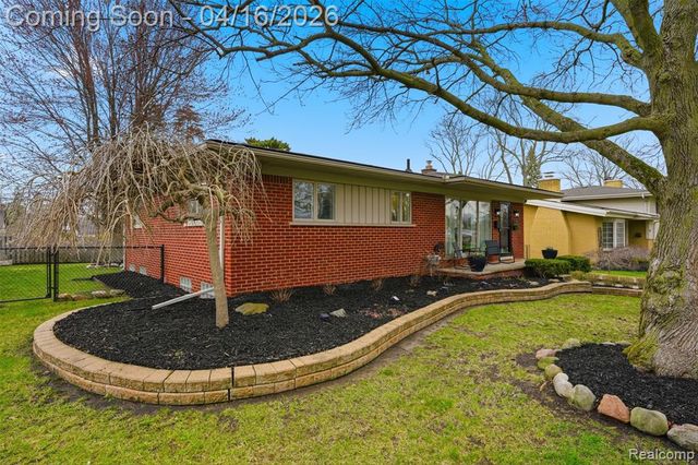 314 Debra Lane, Northville, MI 48167