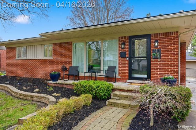 314 Debra Lane, Northville, MI 48167