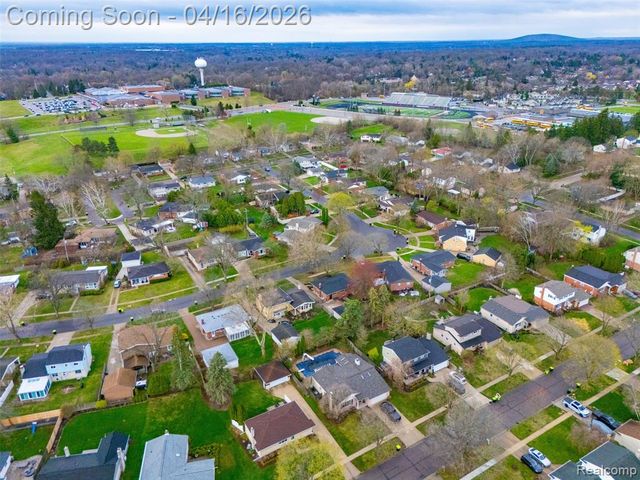 314 Debra Lane, Northville, MI 48167