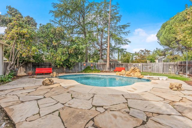 8129 S English Oak Way, Citrus Heights, CA 95610