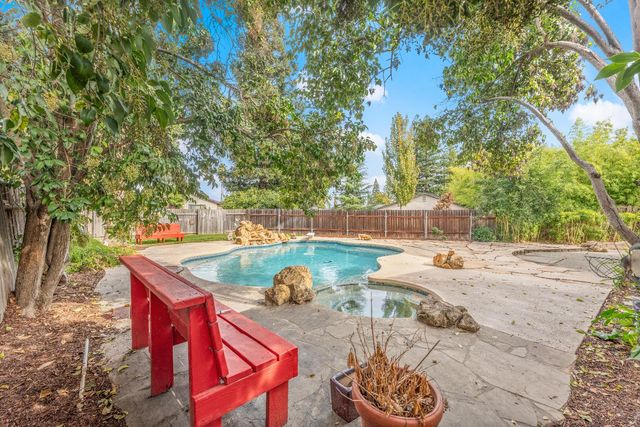 8129 S English Oak Way, Citrus Heights, CA 95610