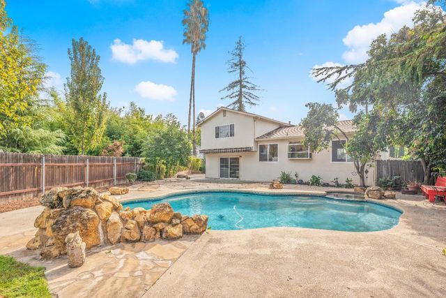 8129 S English Oak Way, Citrus Heights, CA 95610