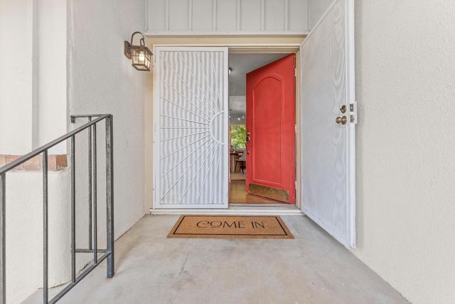 8129 S English Oak Way, Citrus Heights, CA 95610