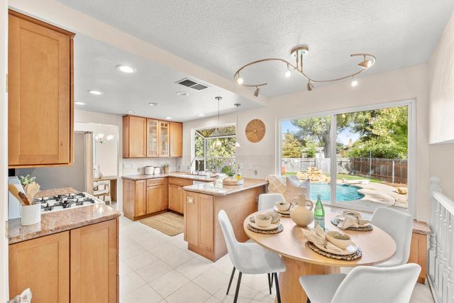 8129 S English Oak Way, Citrus Heights, CA 95610