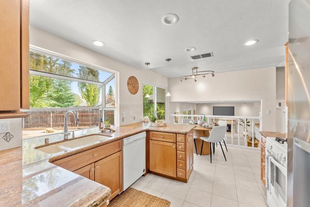 8129 S English Oak Way, Citrus Heights, CA 95610