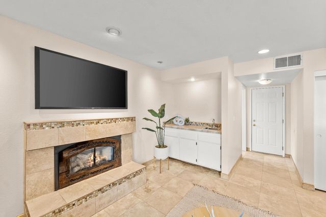 8129 S English Oak Way, Citrus Heights, CA 95610