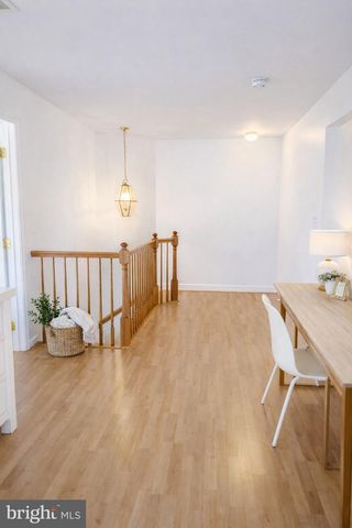 247 BRINLEY DR, Pennington, NJ 08534