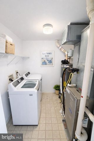 247 BRINLEY DR, Pennington, NJ 08534