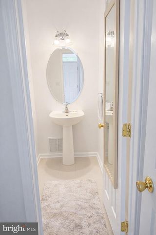 247 BRINLEY DR, Pennington, NJ 08534